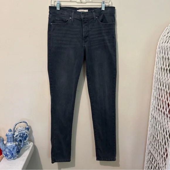 Levi’s 311 Shaping Skinny Jeans Women’s Juniors 29 Black Wash Logo - Picture 1 of 16